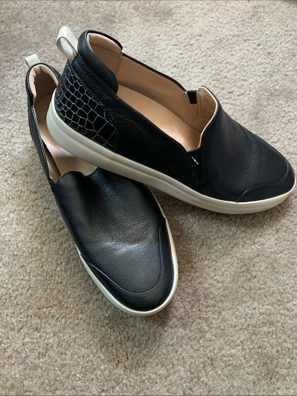Vionic Penelope Croc Sz 9.5 Black Slip-On EUC Loafers Casual Classic low Wear